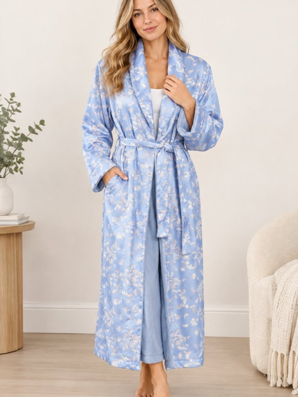 Victoria's Secret Size XS/S Blue Long Feather Print Satin Robe Fleece Lining